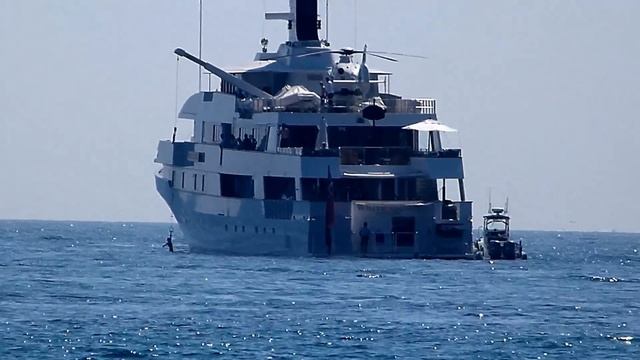 [CRAIG MCCAW]: His Amazing US$ 50,000,000 Yacht WHITE CLOUD near Cannes