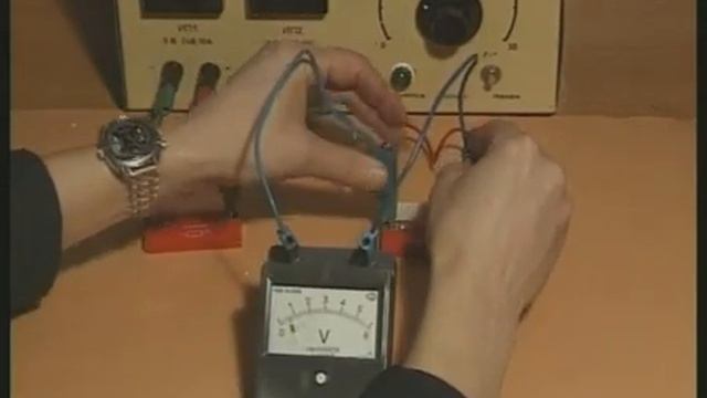 Напряжение при последовательном соединении проводников