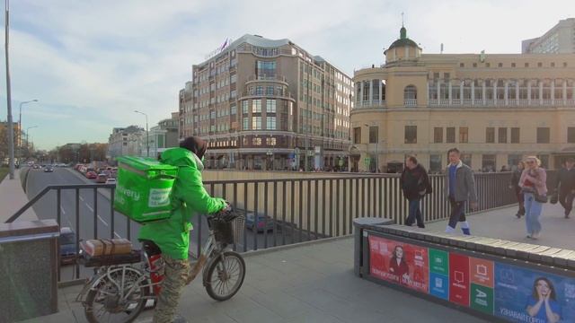 Москва пешком: что скрывают улицы Нового Арбата и метро?