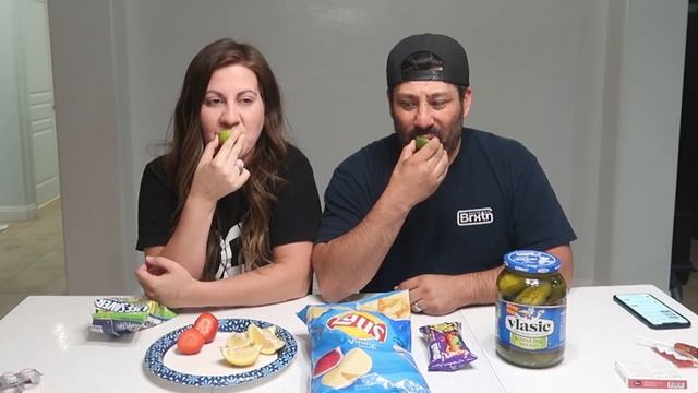 The Pill that Changes the way you Taste | Miracle Berry Taste Tripping Test | Magic Fruit Tablets