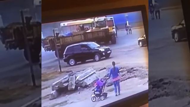 Водитель трактора протаранил автобус с пассажирами