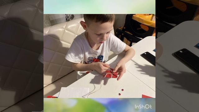 Выставка НТТ-2025. Мельниченко Виталий, 7 лет.  Игрушки – оригами «Лягушки–квакушки».