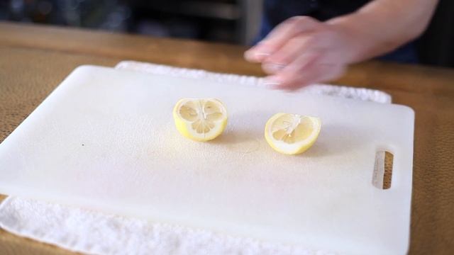 How to Cut a Fancy Lemon for Drinks : Mixology to the Max