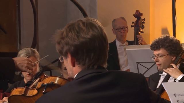 Chopin Piano Concerto No.1  - INGA FIOLIA