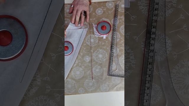 Часть_2_Как смоделировать левую деталь юбки.mp4