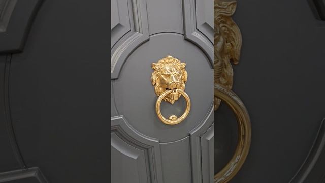 нестандартная входная дверь с фрамугой со стеклом премиум класса с терморазрывом в коттедж, на зака