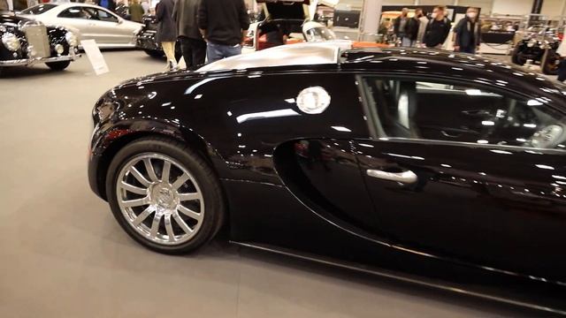 Black Bugatti Veyron EB 16.4 hypercar walkaround [Techno Classica Essen 2022] Legend!