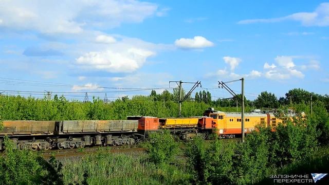 Тягловий агрегат ОПЕ1-352, перегін Атаманська - Стрелиця СГОК