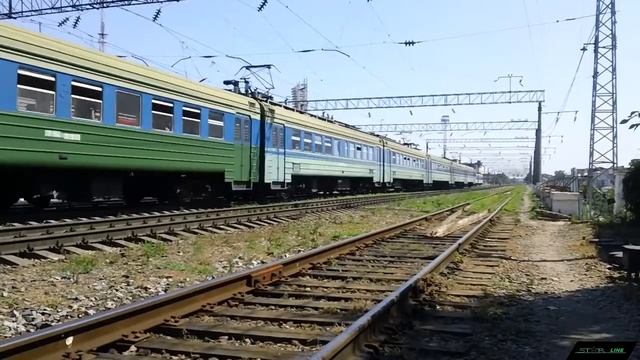"Одновременное прибытие двух поездов"