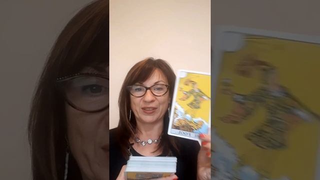 Расклад от Анаситы Кармелитски «Чего ожидать в финансовой сфере»