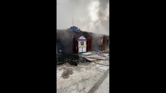Пожар в Омске! Новые кадры. Горит строй рынок Южный Эксклюзивные кадры пожара и его последствия