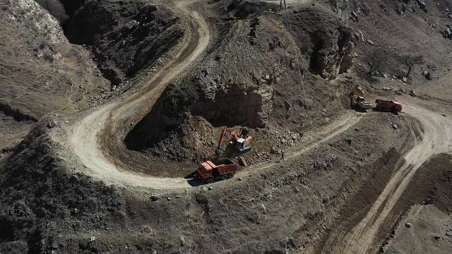 Начаты ремонтные работы Кундынской автодороги.