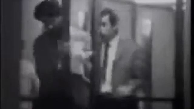 СЮРПРИЗ С ДВЕРЬЮ