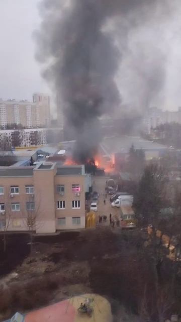 🔥В поселении Московский горят торговые павильоны🔥
