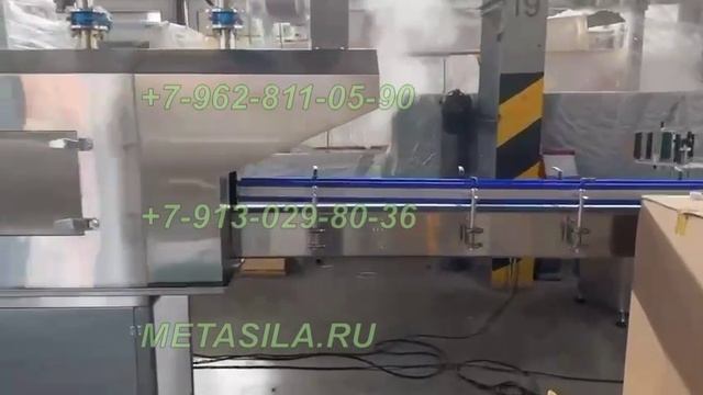 Автоматическая машина для прикрепления этикеток на рукавах FR-500 с термоусадочным туннелем