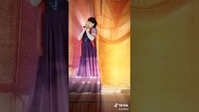 Гадание на ромашке,исп.Светлана Федорова,муз.А.Колобанов,сл.Н.Клюева