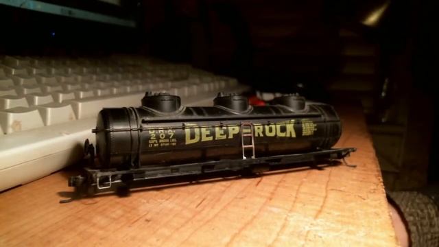 Athearn Deep Rock Three Dome Tank Car Part 02   New Steps