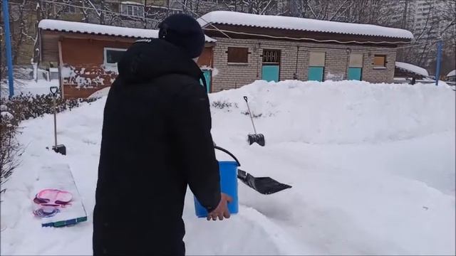 Уборка снега на участке
