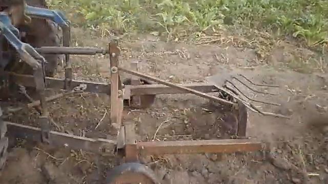 Трактор своими руками,выкопка картофеля
