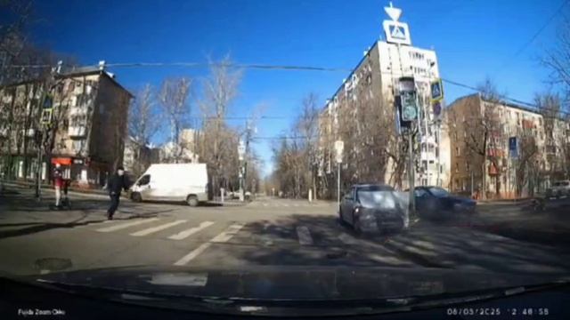 В пешехода машина прилетела, БМВ и Ауди ТТ ДТП в Москве