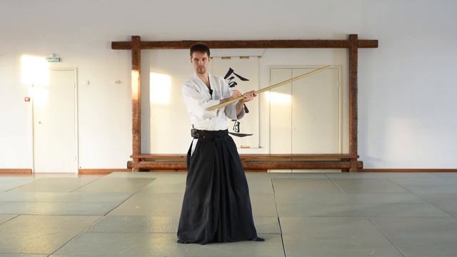 айкидо с палкой. начало. базовая стойка. Jo in aikido. basic stance.