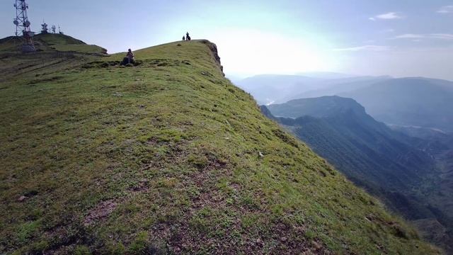 Горный Дагестан  Село Аймаки и гора Зуберха. Кавказ подо мною...