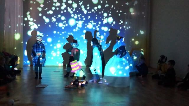 Пластическая импровизация по повести Антуана де Сент-Экзюпери "Маленький принц"