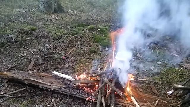 Использование перьевой палочки в качестве трута.
