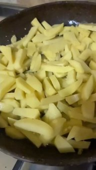 Картошка с чесноком - жаренная на сковороде!Вкусно и полезно 🥔🧄