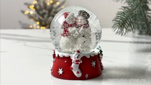 Снежный шар ВЕСЁЛАЯ ПАРОЧКА - ПУХЛЕНЬКИЕ СНЕГОВИЧКИ, полистоун, стекло, 9 см, 50-1065-2