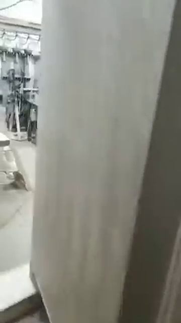 Потайная дверь в шкафу