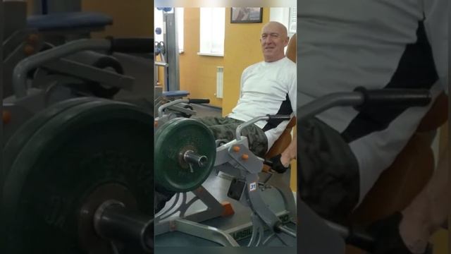 Муж делает свое тело в 71 год