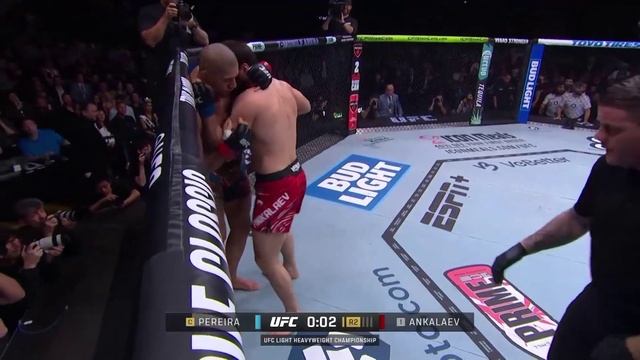 💥 Магомед Анкалаев потрясает Перейру в концовке  второго раунда! #UFC313