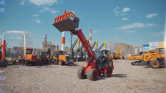 Телескопический погрузчик Polar Badger WL50T - любимец фермеров, а не коммунальщиков