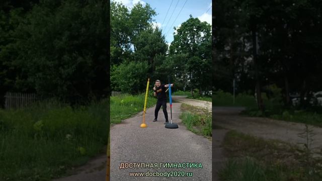 Разминка ротанговыми палками на макиваре в деревне (4)