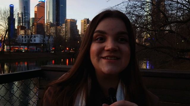 ВЛОГ Day-off в Москве! | 8 марта, прогулка, покупки из Золотого яблока.mp4