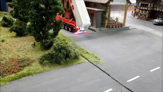 Mercedes newActros mit Kippsilo 1:87 ferngesteuert
