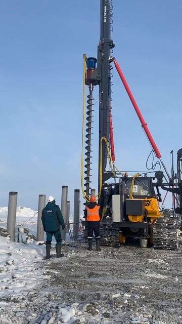 Закладка свайного фундамента. Бурение скважин буровая БО-9