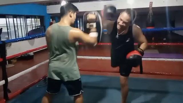 Ang galing talaga mag turo Ng coach koh muay thai na si coach 'JUN BISMANOS'