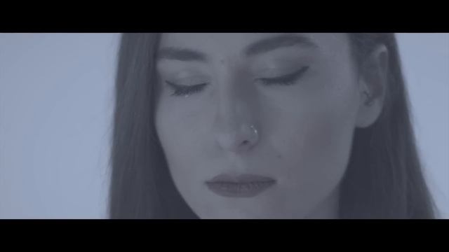 İkiye On Kala - İyi Ve Güzel Kadınlar Hep Ağlar