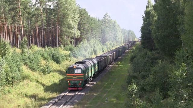 2М62У-0093 с грузовым поездом / 2M62U-0093 with a loaded freight train