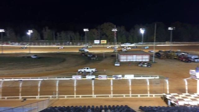 Modified B-feature action - LoneStar Speedway 12/5/15