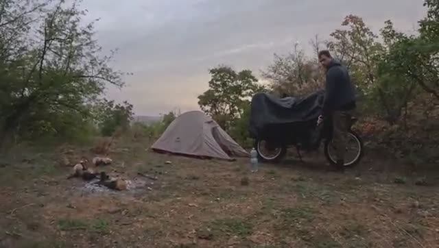 Вот мы и встретились под каплями осеннего дождя