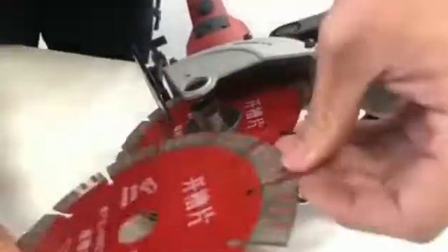 Installation of wall chaser ODETOOLS with water pump