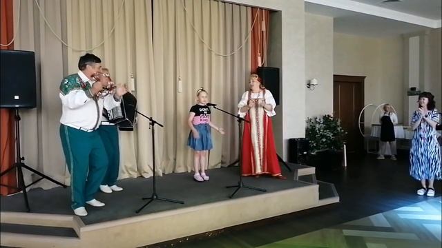 Ой, да нарубила баба дровы - Аня Маклакова.mp4