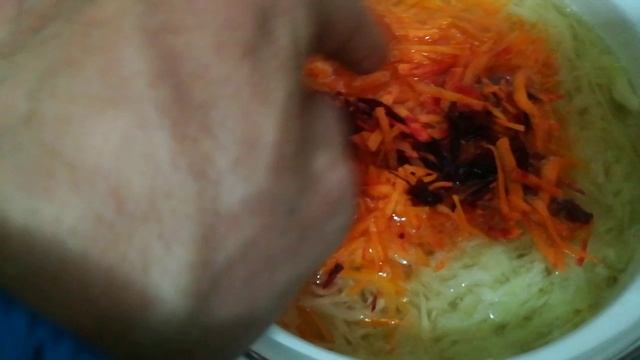 Борщ без зажарки , из того что было и вкусно получилась, для Ксении был горьковат😀