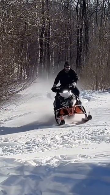 Лучший водитель снегохода🤣🤣🤣до конца смотрим друзья🤣