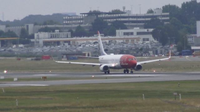 Norwegian Air Shuttle Boeing 737-8JP LN-DYF at Hamburg