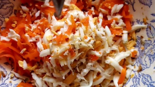 Бутерброд с отварной морковью и яйцом