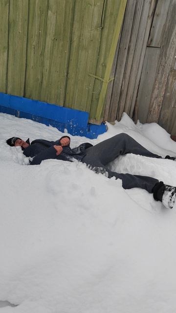Лежу загораю балдею😆😆